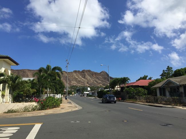 前日、みんなが昼寝中にバスでモンサラット行って、またまたスコーンをゲットしていました。機内食フルーツミールにしたので、おなか減るかも、と持ち込んで映画を３本見てからおやつにコーヒーといただきました。<br /><br />ホテルから２番のバスで10数分でつきました。帰りは2Lmitedのバスばかりで、同じ通りでも停まってくれなかったのでカパフルまで歩き、やってきたバスに適当に乗りました。所要時間40分ほどでした。