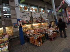 ホテルから市街地までは15分ほど歩くのでなんともいえないですが、暑くなければ散歩になります。公設市場周辺に行ってみました。
