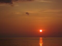 夕食の後に観音崎にて夕日を見て、