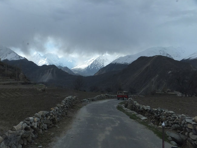 往生際悪く車内からも最後までしぶとく見続けるも、結局、雲がスッキリ晴れることはなかった。<br />