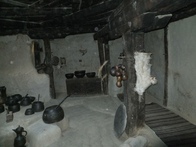 キッチン。<br />煙を逃がす穴が見当たらなかった気がする。<br />見落としただけかな。<br />