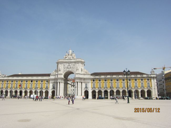 カモンスイ広場。