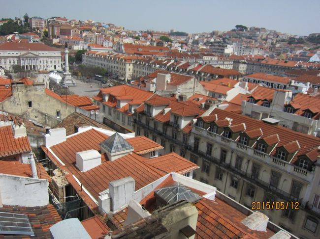 サンタ・ジュスタノエレベータ降り、町並みを眺めました。