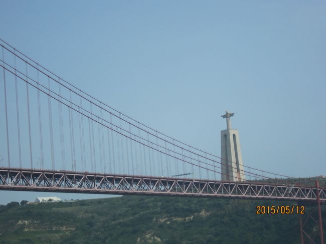 ４月２５日橋。<br />リスボンに来るたびに、写真にとっています。<br />船は、橋を通り過ぎました。