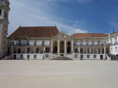 ■コインブラCoimbra(2時間)
15：00〜17：00
「世界遺産のコインブラ大学」を見に来た。

大学だけ見て終了。街歩きはしていません。
定番観光スポットだったので訪れました。あまり興味なかったですが、行ったことで心残りなし。

■入場料　9ユーロ（ひとり）
※塔1ユーロ（ひとり）