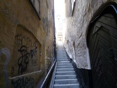 ガムラスタンで最も狭い通りのモーテントローツィググレン