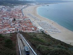 ■ナザレNazaré　（1泊2日：実質5時間観光）

7/19　20：40〜　散歩と夕食（3時間）
7/20　11：20〜　散歩（40分）+市場（20分）

「漁師の町、ナザレ伝統の衣装」を見に来た。

ポルトガル屈指のリゾート地。丘からの眺めがとてもきれいで、お土産屋さんもレストランもたくさんある観光地でした。観光者向けのレストランがずらりとあり、どこがいいか迷うので、事前にレストランをいくつか決めておくといいです。サンダルが安かったので、旅行中使えるお土産として買いました。

■宿泊  40ユーロ
Fatima House（ファティマ・ハウス）
Rua Forno da Cal, bloco 2450-065 nazare
http://www.booking.com/hotel/pt/fatima-guest-house.ja.html