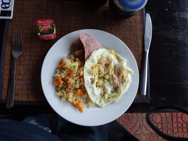 例によってしっかり食べていると