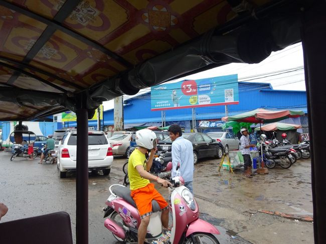 先ずはオジン観光の定番市場を目指します