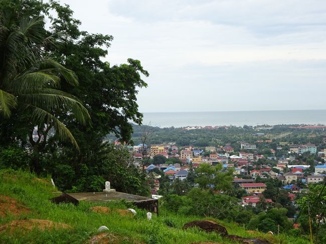 ここは乾季だと夕日見学の絶好のポイント
