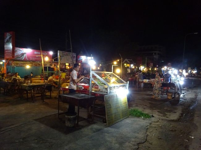 異国の夜の雰囲気を満喫して