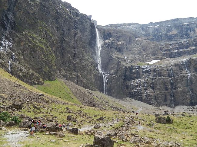 ガヴァルニー圏谷付近のハイキング<br /><br />ヨーロッパ最大落差?1のガヴァルニー大滝