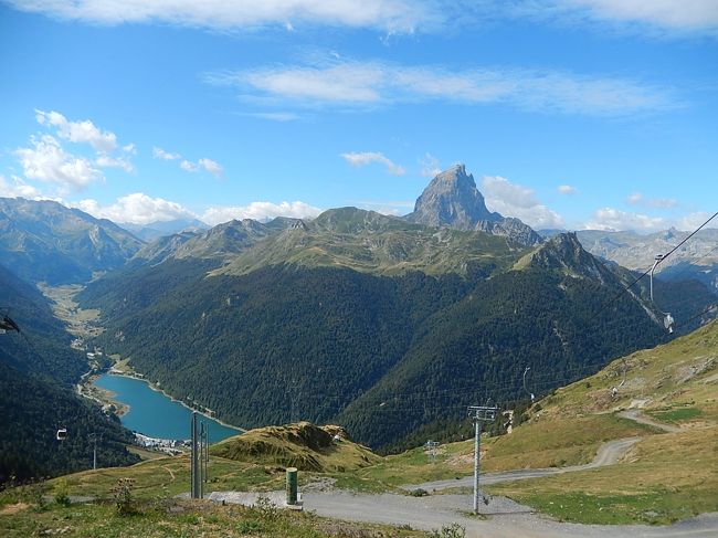 ピック・デュ・ミディ・ドッソー(2884m)<br /><br />ピレネーのマッターホルンと称される