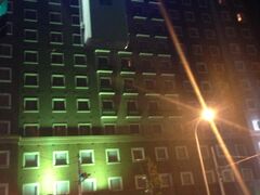 朝早いフライトの為仕事終わりに前泊。
早く着くし前日からワクワク出来て好きです。