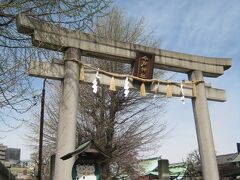 過去何回か訪れた事がある今戸神社。
言わずと知れた（？）縁結びの神様ですね♪
いつも若い女性（最近は外国人観光客も見かける）の参拝客で
賑わっていますが、朝早いせいか人はまばらでした。