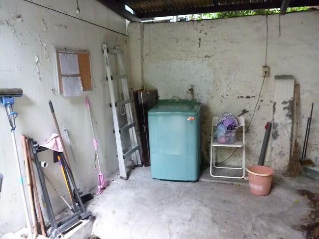 共同の洗濯機もあります。<br />お部屋に洗剤がありました。