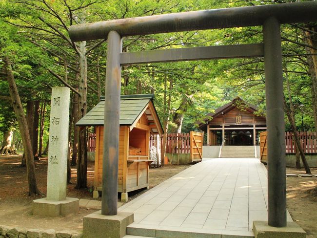 北海道神宮の境内には、開拓神社など摂社末社も多く鎮座しています。
