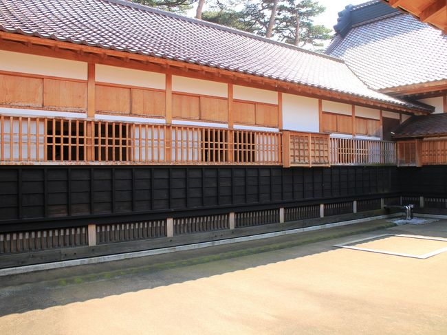 まだ完成して間もない建物は、木の香りが漂っています。<br /><br />かなり大がかりな復元工事ですが、それでも奉行所全体の３分の１しか復元されていません。