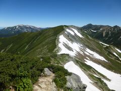 次は三俣蓮華岳へ。
左には薬師岳、右には鷲羽岳。