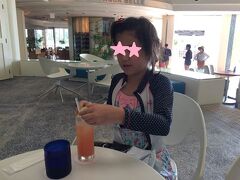 喉が渇いたからトロピカルジュースを飲もう