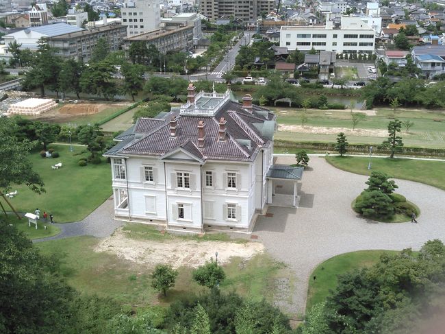 先ほどの仁風閣を見下ろします