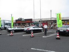 首都高〜外環〜東北道で１時間。
佐野ＳＡで休憩。
警察車両の展示イベントが行われていました。