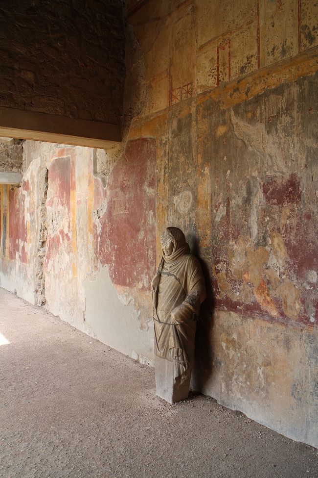 こういう像は少しドキッとしてしまう。