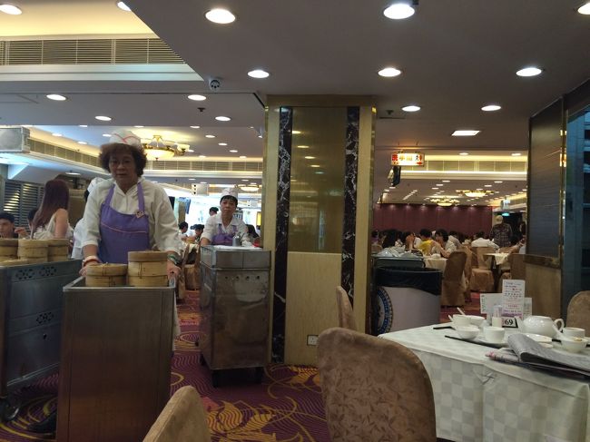 <br />　ここは、地元の人たちでいっぱいの飲茶のお店、朝から活気が<br /><br />　あります