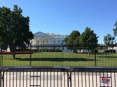 徒歩でホワイトハウスに来ました。
