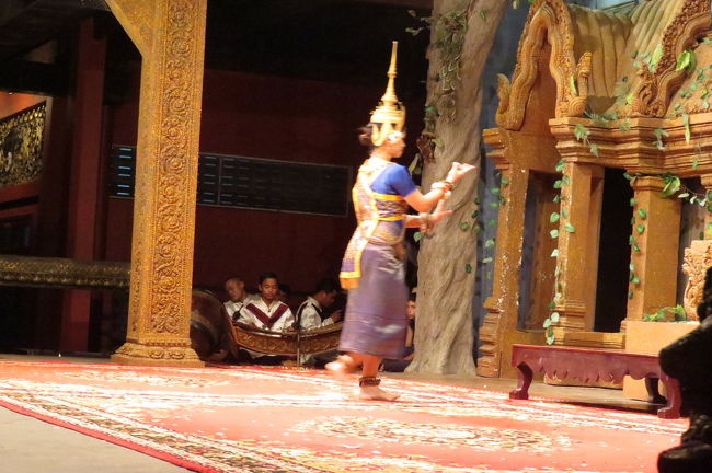 お客様に尻向けちゃって・・・シリませんよ・・・。(^_^;