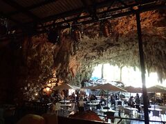 caveカフェ。

お客さんのほとんどは、ガンガラーの谷の見学者。