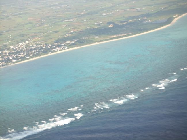 １年前とは打って変わり<br />上空からの景色を楽しめぬまま石垣到着♪<br />フライト時間は那覇より１時間<br /><br />2014年世界で行くべき５２ヶ所にたった２ヶ所日本で選ばれた内のひとつがココ石垣島☆