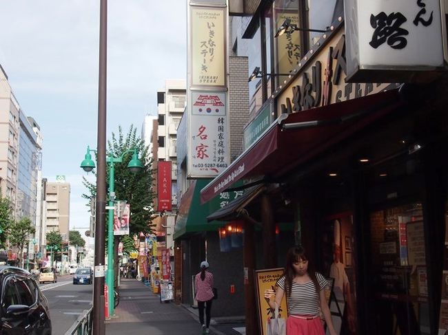 ドンキホーテ新宿店まで来たので、寄ってみた。<br />よくTVで見る、芸能人やホスト御用達のドンキだよね〜でも他と変わらないじゃん。と思っていたら…<br /><br />ブランド品売り場の端に、ドンペリやその他の高級酒が売られていた。<br />うちの近所のドンキでは絶対に売っていない…と、やっと違いを発見して満足。<br /><br />夕方近くになってしまったので、夕食を食べて帰ることにしました。<br />そういえば、「カンジャン・ケジャン」というカニ料理をTVで見て食べてみたかったとことを思い出した。<br /><br />スマホでお店を探したら、あった！！<br />「名家」というお店へ。