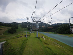 やって来たのは、夏の長岡市営スキー場。