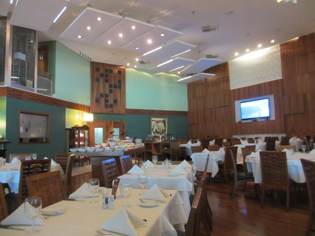 店内・サラダバー