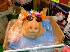 この日もホテルには１５時ごろ到着したので、とりあえずシャワーを浴びて一眠り。

 一眠りした後は夕食を食べに公設市場へ。

