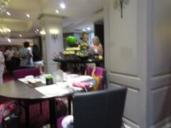 ホテル地下1階の朝食会場。