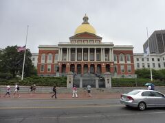 12：00　マサチューセッツ州議事堂。