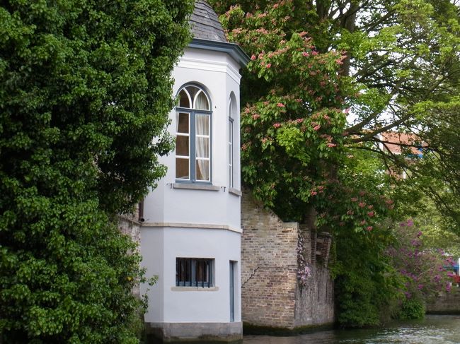 こんな所でのんびり紅茶を飲みながらぼーっとしたいわ〜。<br />