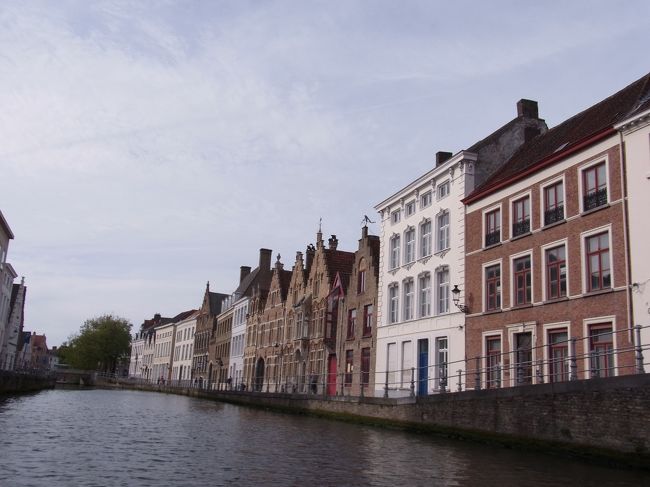 昔の繁栄の名残りでしょうか？<br />ギルトハウスも多いですね。