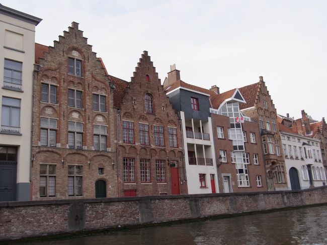 美しい建物を眺め...