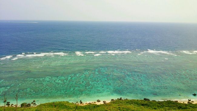 そして、どんどん北上していきます。<br /><br /><br />途中比嘉ロードで休憩。<br />もう宮古島の海ってどうなってんの！？<br />ほんとに綺麗で<br />感動しっぱなしなんだけど・・・(  ；∀；)<br />