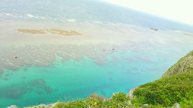 フナウサギバナタ。<br />少し日が傾いてきましたが、それでも綺麗！<br />噂の座礁船もまだあります。<br /><br /><br />環境にはよくないって皆分かってるのに<br />お金の問題で誰も何もしない出来ないのが<br />悲しいね・・・<br />