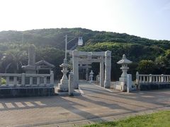 芥屋の海水浴場の隣に鎮座する、大祖神社です。

奥には芥屋の大門があり、古くから海上航行の安全を祈願してきました。