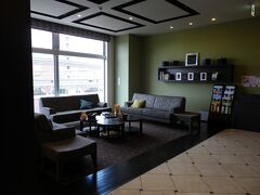 「ロハス奈良」のフロントとロビーは２F。