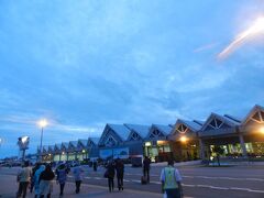 定刻よりも40分遅れでランカウイ空港に到着です！

どんな旅行になるかな？（ワクワク）