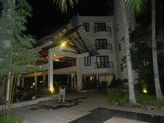 今回の旅程は3泊5日です。
最初の2泊は「タンジュンルー リゾート ランカウイ(TANJUNG RHU RESORT LANGKAWI)」に宿泊します。

“いかにもリーゾートホテル”という感じの素敵なホテルでした〜♪