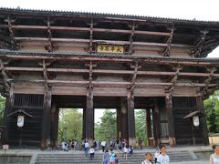 東大寺　南大門　かなりエイジング進んでますね。