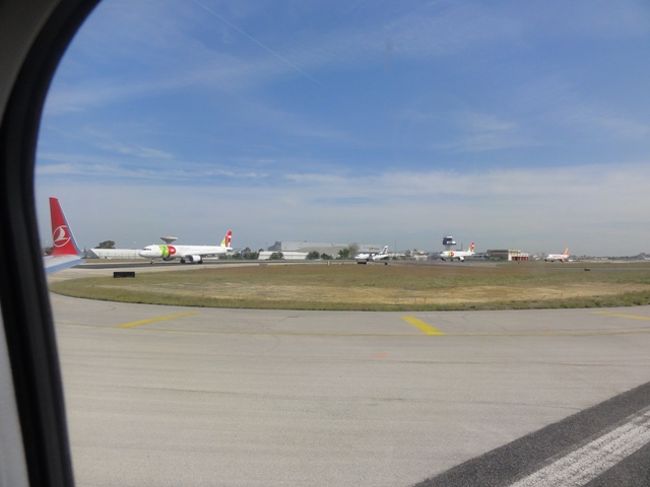 機体が動き出した。