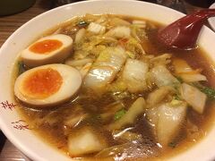サイカラーメン半熟煮玉子入り(小)802円。小は１玉、大は２玉です。めちゃうま！！スープ最高！！